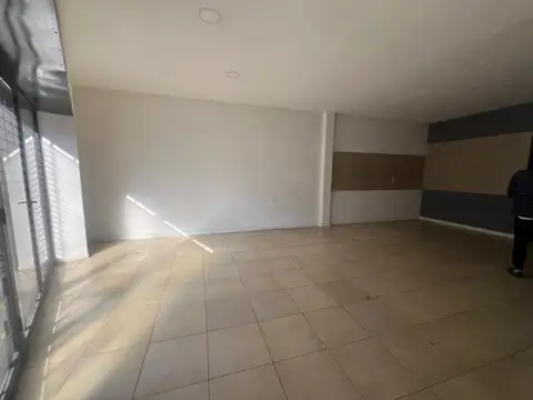 Local en Alquiler en Haedo Norte, $ 850.000