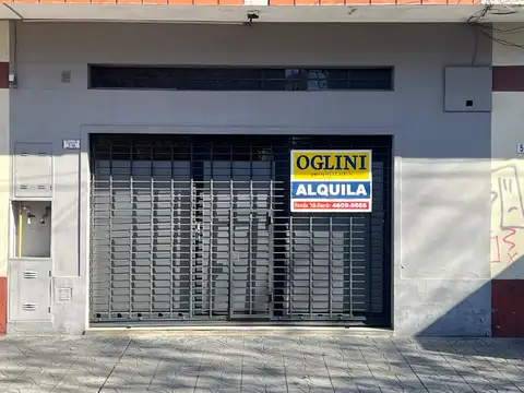 LINDO LOCAL DE FRENTE ANCHO SOBRE CALLE CASEROS AL 500 