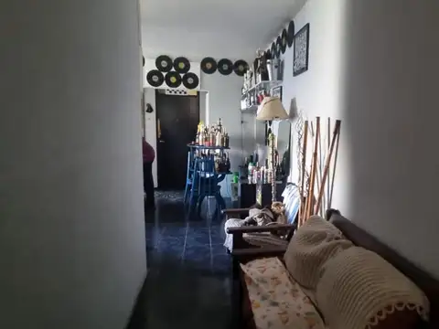 EN VENTA EN CIUDAD JARDIN DEPARTAMENTO DE 3 AMB. EN 3ER PISO AL FTE. C/ BALCON CORRIDO - FICHA 9944