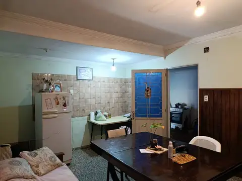 Casa 5 ambientes con 1 baño