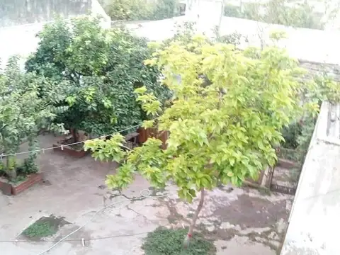 BAJAMOS EL PRECIO CASA DE 5 AMB CON 2 LOCALES Y COCHERA