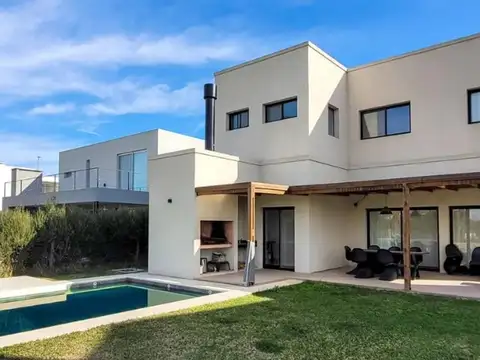 Casa en Venta en Puertos - Araucarias, USD 299.000