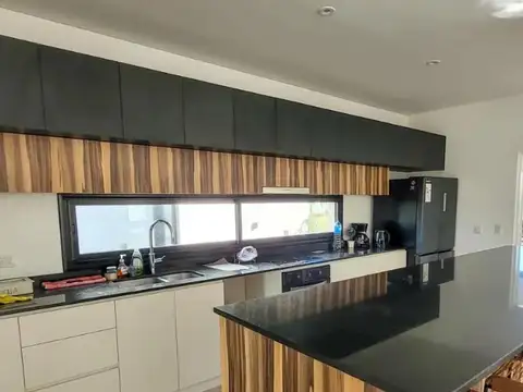 Casa en Venta – Country Araucarias, Escobar