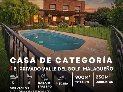Venta Gran Casa De 3 Dormitorios Con Piscina, 900M² de Parque en Country Valle Del Golf - Malagueño