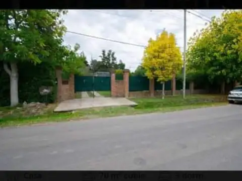 Casaquinta de 3 dorm, parque y piscina en City Bell