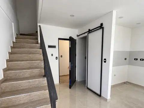 TRIPLEX A ESTRENAR AVENIDA BELGRANO 5669 WILDE 3 AMBIENTES