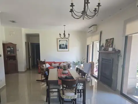 Venta Casa en Chacras de Uribelarrea