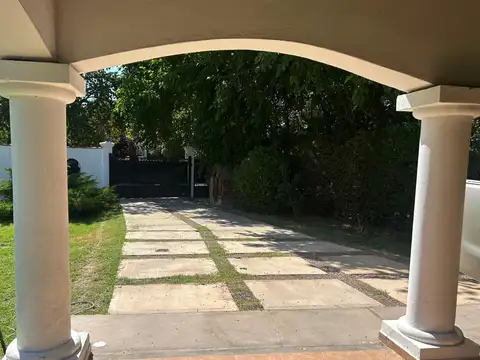 Casa en Alquiler en Chacras De Coria, USD 1.200