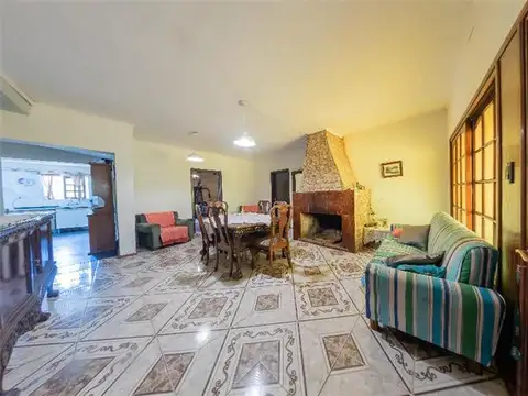 7 dormitorios. Amplitud, Naturaleza y Excelente estado...