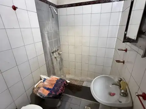 CASA AMERICANA EN PH TODO A REFACCIONAR