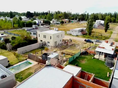 PH  2 DORMITORIOS EN VENTA -  LOS CEREZOS  II - PLOTTIER