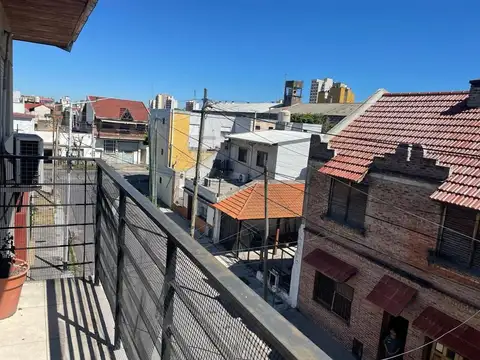 DEPARTAMENTO AMPLIO DE 2 AMBIENTES SIN EXPENSAS.