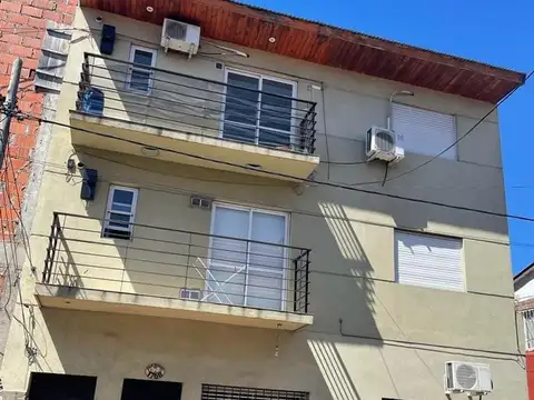 DEPARTAMENTO AMPLIO DE 2 AMBIENTES SIN EXPENSAS.