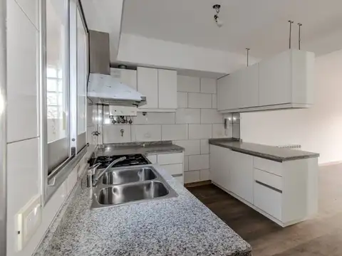 Depto Tipo Casa en Venta en Villa del Parque, USD 175.000
