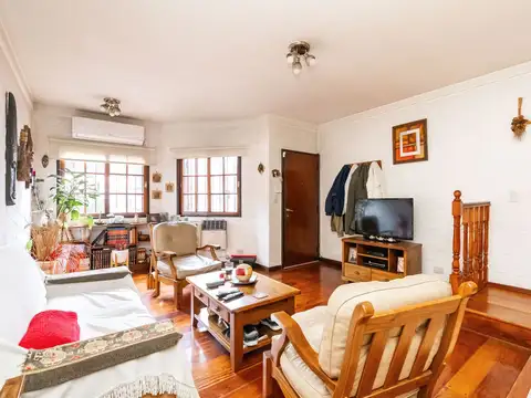 Depto Tipo Casa en Venta con 1 cocheras