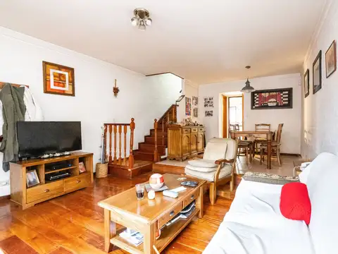 Depto Tipo Casa 5 ambientes con 2 baños