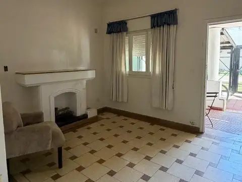 Casa 4 ambientes con 1 baño