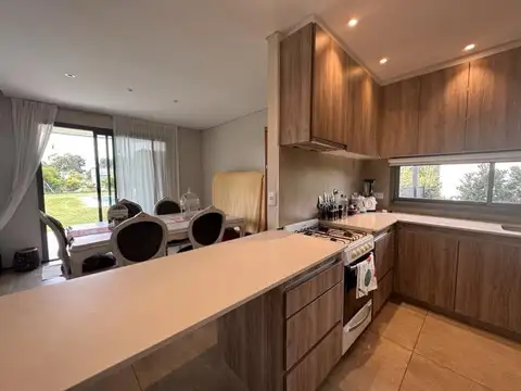 Casa en Venta al Este