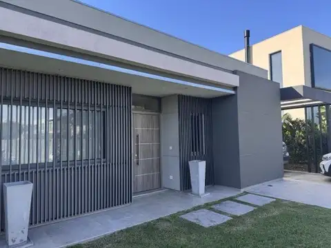 Casa en Venta en Haras Santa María, USD 238.000