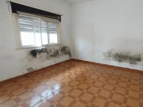 Depto Tipo Casa en Venta 50 años