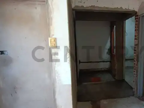 PH DE DOS DORMITORIOS Y 2 PATIOS APTO BANCO