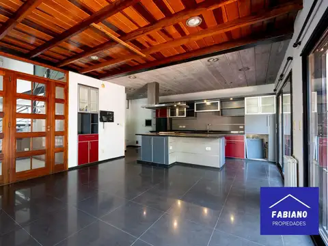 La combinacion perfecta entre estilo y diseño! Disfruta esta casa lista para mudarse!