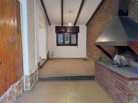 Casa 6 ambientes con 3 baños