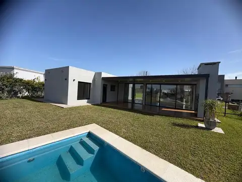 Casa en Alquiler de 3 dormitorios