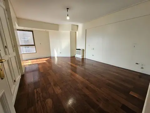 Departamento en Venta con 3 cocheras
