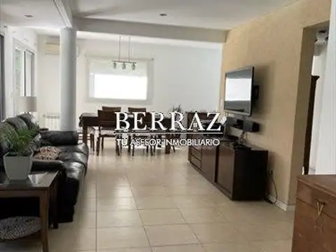 Casa venta 6 ambientes en Campo Grande Pilar lote de 800 m2