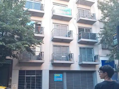 LINDO MONOAMBIENTE CON BALCON 