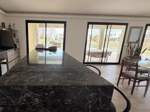 Casa en Alquiler al Sureste