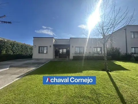 VENTA CASA UNA PLANTA CON PILETA EN CEIBOS, PUERTOS