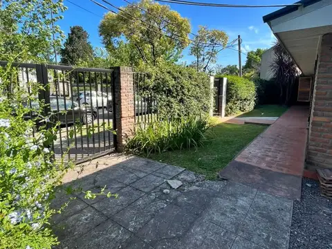 Casa 6 ambientes con 3 baños