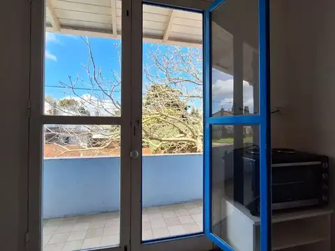 Depto Tipo Casa 2 ambientes con 1 baño