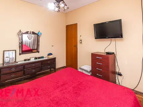 VENTA CASA 5 AMB C/COCHERA Y TERRAZA APTO CREDITO