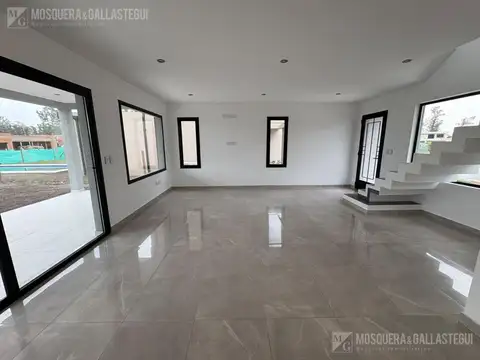 Casa en Venta en Pilar Del Este - Santa Sofia, USD 200.000