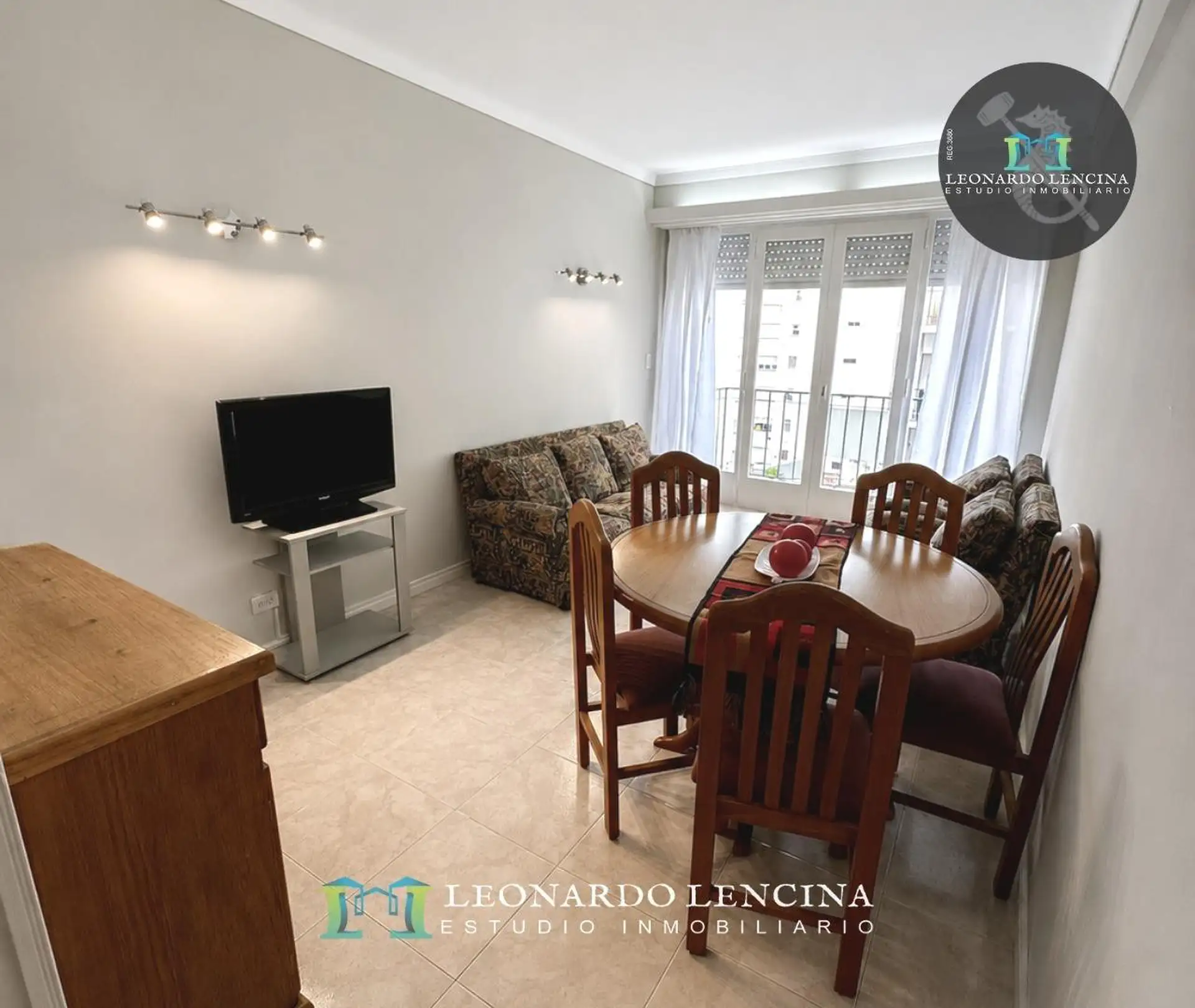 Departamento 2 ambientes con dependencia y balcón - 50m² - Centro