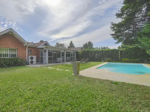 Venta Casa 4 ambientes Piscina y Gran Parque en Canning Apto Crédito