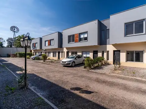 VENTA DUPLEX 3 AMB COCHERA VILLA ARIZA  ITUZAINGO