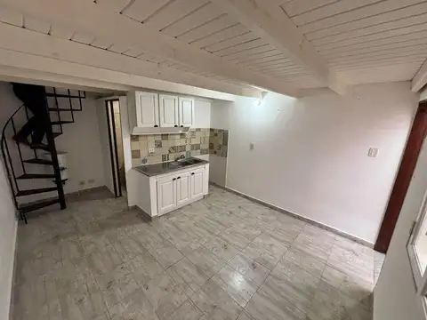 PH 2 AMBIENTES CON PATIO TIPO LOFT A 2 CUADRAS DE LA P. ROCA