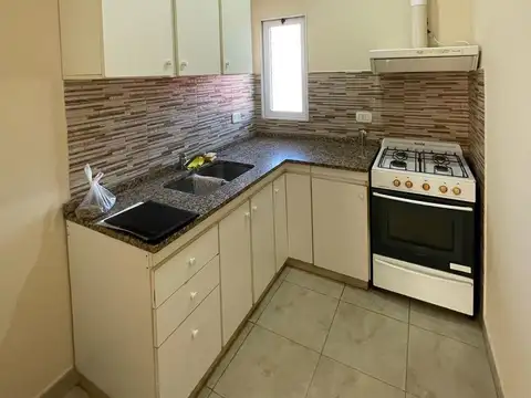DEPARTAMENTO DOS AMBIENTES EN ALQUILER EN LUJAN, REYNA 170