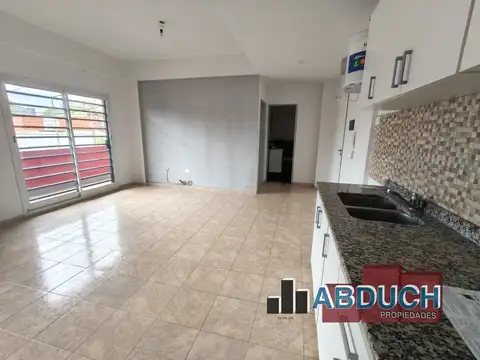 Departamento en Alquiler en Villa Ballester, $ 580.000