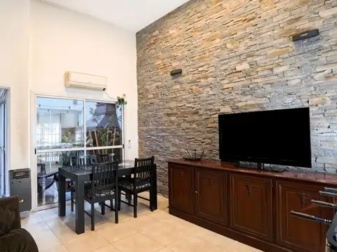 Depto Tipo Casa en Venta de 4 ambientes