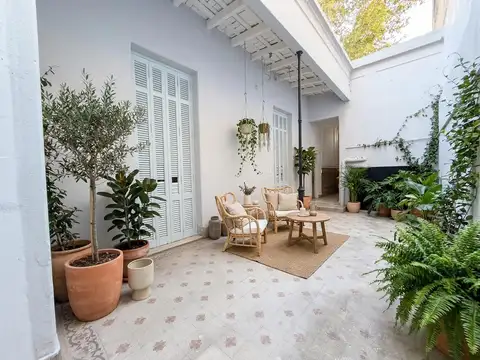 Venta Casa 5 ambientes Reciclada en Paternal