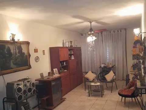 Menna 2710 , Piso PB