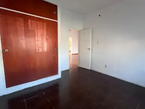 Casa en Alquiler con 1 cochera