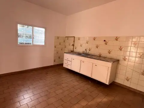 Casa 3 ambientes con 1 baño