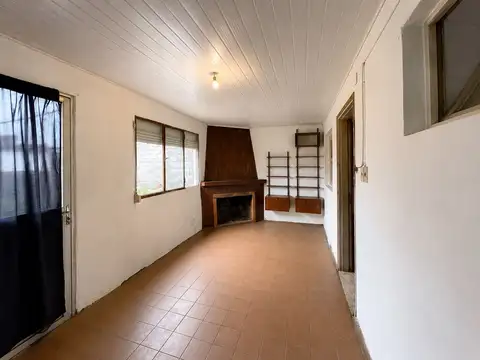 Casa 4 ambientes con 1 baño