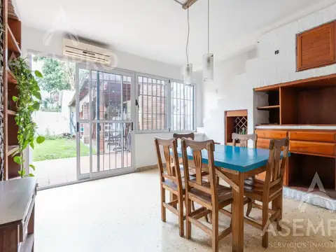 Caseros  al 900